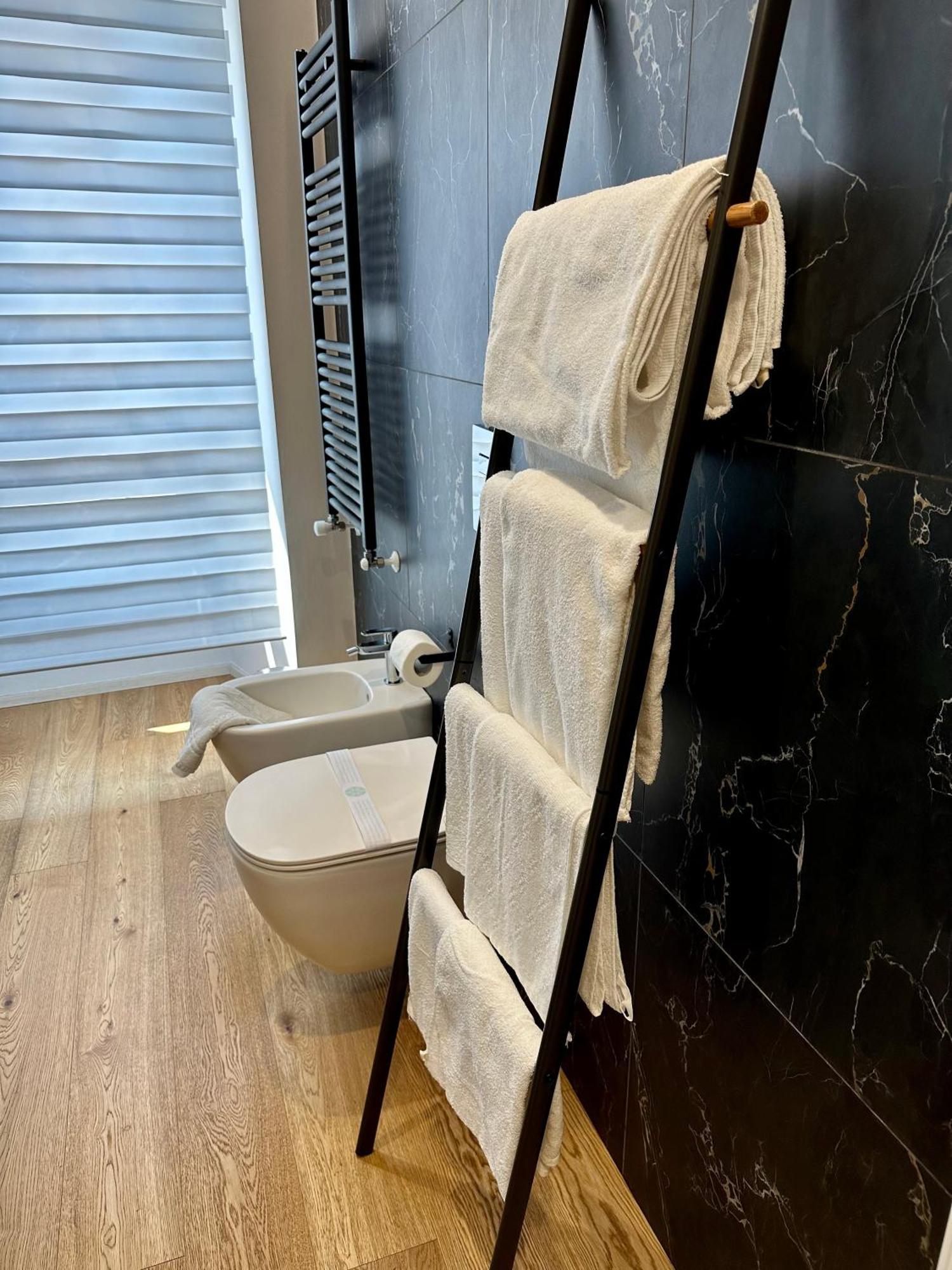 Lr Deluxe Apartments - Fondazione Prada - Metro M3 Μιλάνο Εξωτερικό φωτογραφία